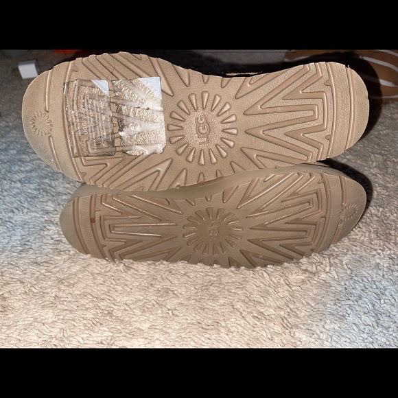 CLASSIC ZIP SHORT - Picture 2 of 5